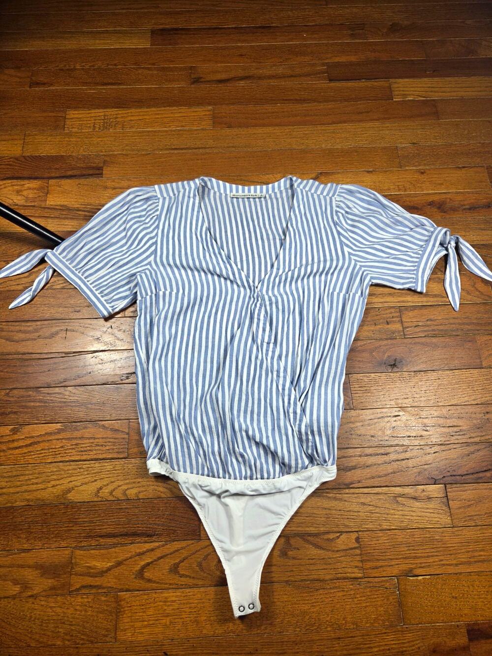 Abercrombie & Fitch Women’s Blue/White Striped Wrap Tie Bodysuit S